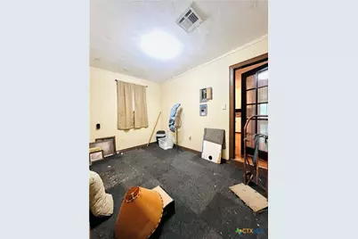 305 Yale Street, Cameron, TX 76520 - Photo 10