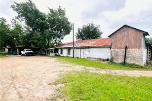 305 Yale St, Cameron, TX 76520 - Photo 18
