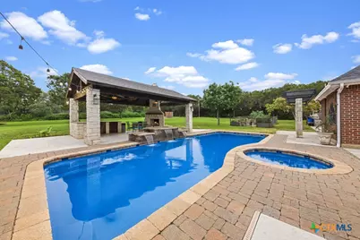 71 Horseshoe Trail, New Braunfels, TX 78130 - Photo 2