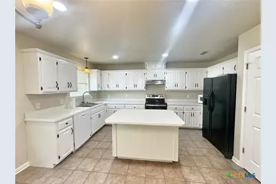 2062 N Ranch Estates Boulevard, New Braunfels, TX 78130 - Photo 4
