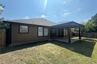 2062 N Ranch Estates Blvd, New Braunfels, TX 78130 - Photo 32