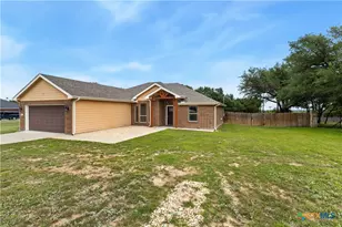 301 Sunrise Hills, Lampasas, TX 76550 - Photo 6