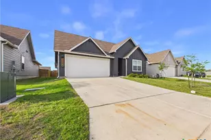 1012 Betsy Dr, Seguin, TX 78155 - Photo 2