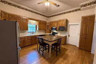 1708 S Wall St, Belton, TX 76513 - Photo 14