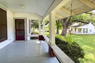 1708 S Wall St, Belton, TX 76513 - Photo 6