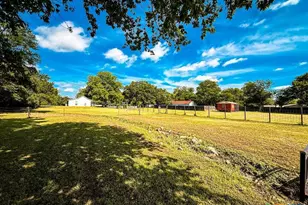 1708 S Wall St, Belton, TX 76513 - Photo 44
