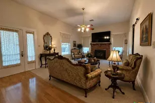 1708 S Wall St, Belton, TX 76513 - Photo 12