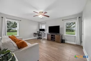 295 McKnight Rd, Seguin, TX 78155 - Photo 16