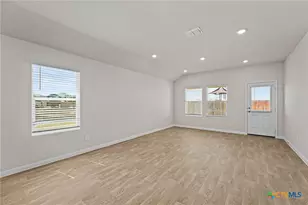125 Raymondville Path, San Marcos, TX 78666 - Photo 14