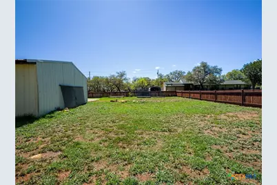 103 N Avenue Q, Johnson City, TX 78636 - Photo 24