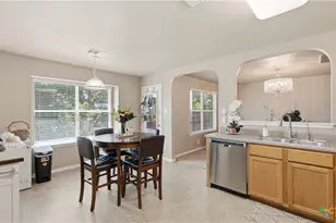 329 Hummingbird Dr, New Braunfels, TX 78130 - Photo 8