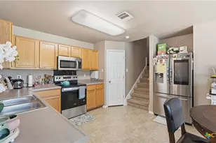 329 Hummingbird Dr, New Braunfels, TX 78130 - Photo 10