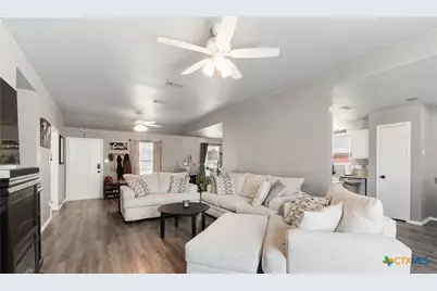 2110 Lincoln Court, Belton, TX 76513 - Photo 4