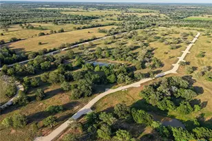 716 Main Loop Rd, Waelder, TX 78959 - Photo 1