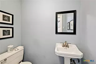 403 E Bowie St, Luling, TX 78648 - Photo 32