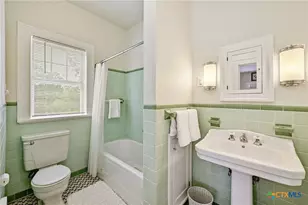 403 E Bowie St, Luling, TX 78648 - Photo 30