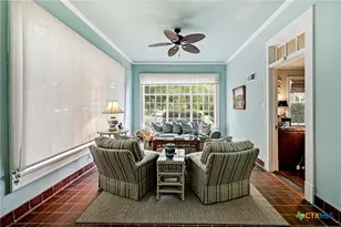 403 E Bowie St, Luling, TX 78648 - Photo 10