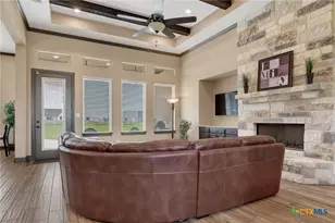 412 Farmstead Dr, Seguin, TX 78155 - Photo 6