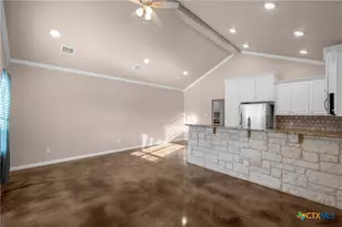 402 Spring St, McGregor, TX 76657 - Photo 4