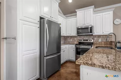 402 Spring Street, McGregor, TX 76657 - Photo 6