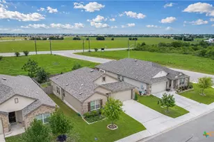 2905 Greenbriar, Seguin, TX 78155 - Photo 10