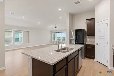 2905 Greenbriar, Seguin, TX 78155 - Photo 12