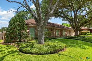 205 Merlin St, Victoria, TX 77904 - Photo 2