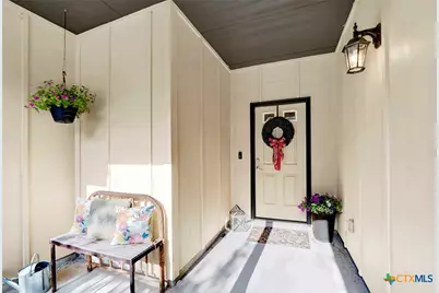 109 Grandview, Floresville, TX 78114 - Photo 6