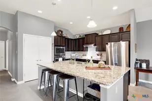 109 Grand View, Floresville, TX 78114 - Photo 14