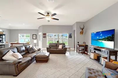 109 Grandview, Floresville, TX 78114 - Photo 8