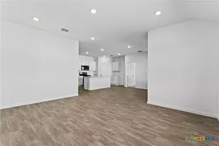 211 Las Lomas Dr, San Marcos, TX 78666 - Photo 18