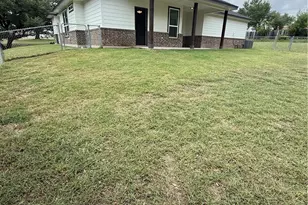 1211 W 6th St, Lampasas, TX 76550 - Photo 24