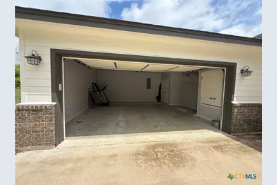 1211 W 6th Street, Lampasas, TX 76550 - Photo 28