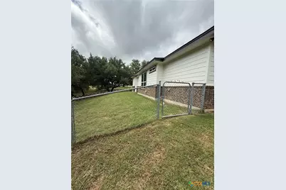 1211 W 6th Street, Lampasas, TX 76550 - Photo 26