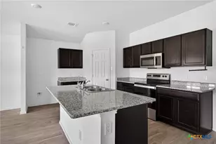 325 Jacquard Ct, Troy, TX 76579 - Photo 4