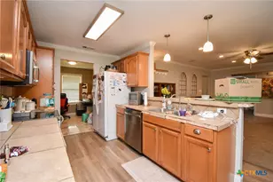 103 Kenilworth Glen St, Victoria, TX 77904 - Photo 10
