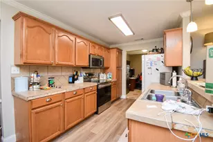 103 Kenilworth Glen St, Victoria, TX 77904 - Photo 8