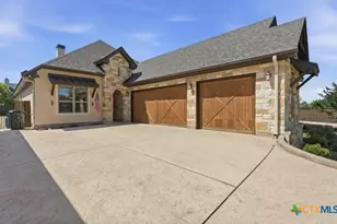 1329 River Place Dr, New Braunfels, TX 78130 - Photo 2