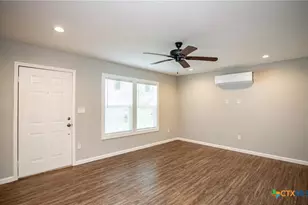 2003 Woodlawn St, Victoria, TX 77901 - Photo 2