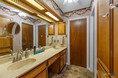 306 Beechwood Drive, Victoria, TX 77901 - Photo 12
