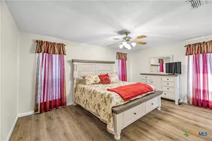 306 Beechwood Dr, Victoria, TX 77901 - Photo 10