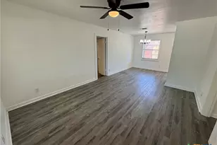 1009 S 3rd St, Copperas Cove, TX 76522 - Photo 4