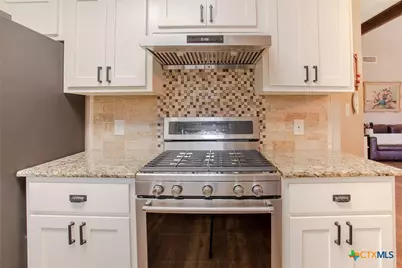 416 Roanoke Drive, Victoria, TX 77904 - Photo 8