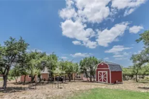 1421 Cottonwood Rd, Fischer, TX 78623 - Photo 22