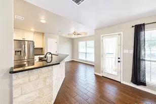 1421 Cottonwood Rd, Fischer, TX 78623 - Photo 4