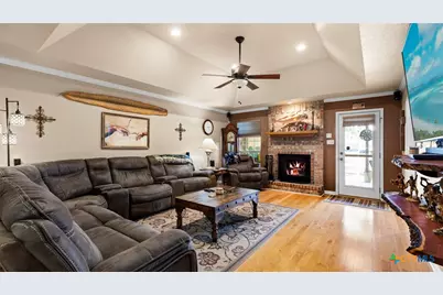 909 Queens Drive, New Braunfels, TX 78130 - Photo 8