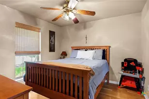909 Queens Dr, New Braunfels, TX 78130 - Photo 16