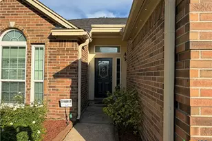 303 Arabian Dr, Victoria, TX 77904 - Photo 4
