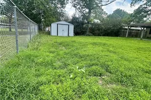 401 Walnut, Yoakum, TX 77954 - Photo 18