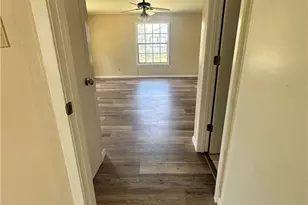 401 Walnut, Yoakum, TX 77954 - Photo 4